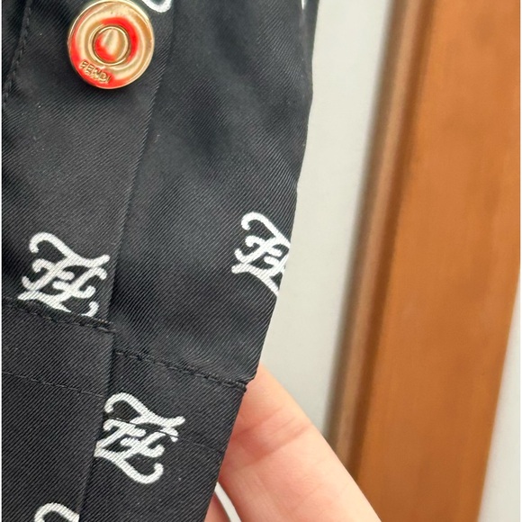 $1790 New 🆕 Fendi Kaligraph logo print silk button dress size 40 - Picture 8 of 12